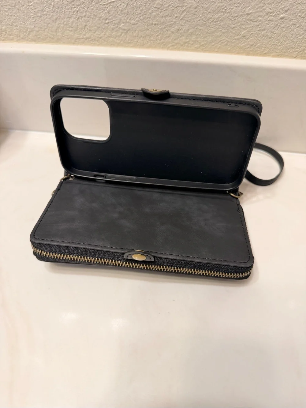 iPhone 14 Pro Max wallet case
